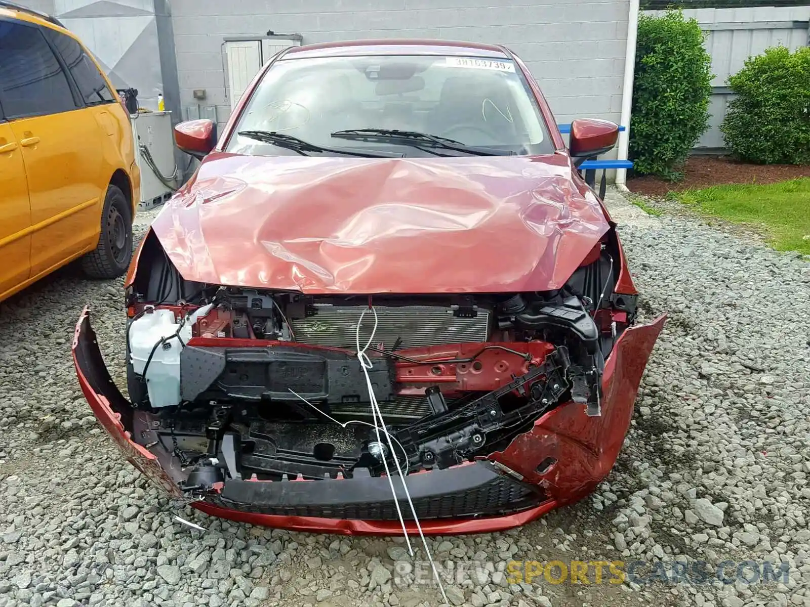 9 Photograph of a damaged car 3MYDLBYV9KY515836 TOYOTA YARIS 2019