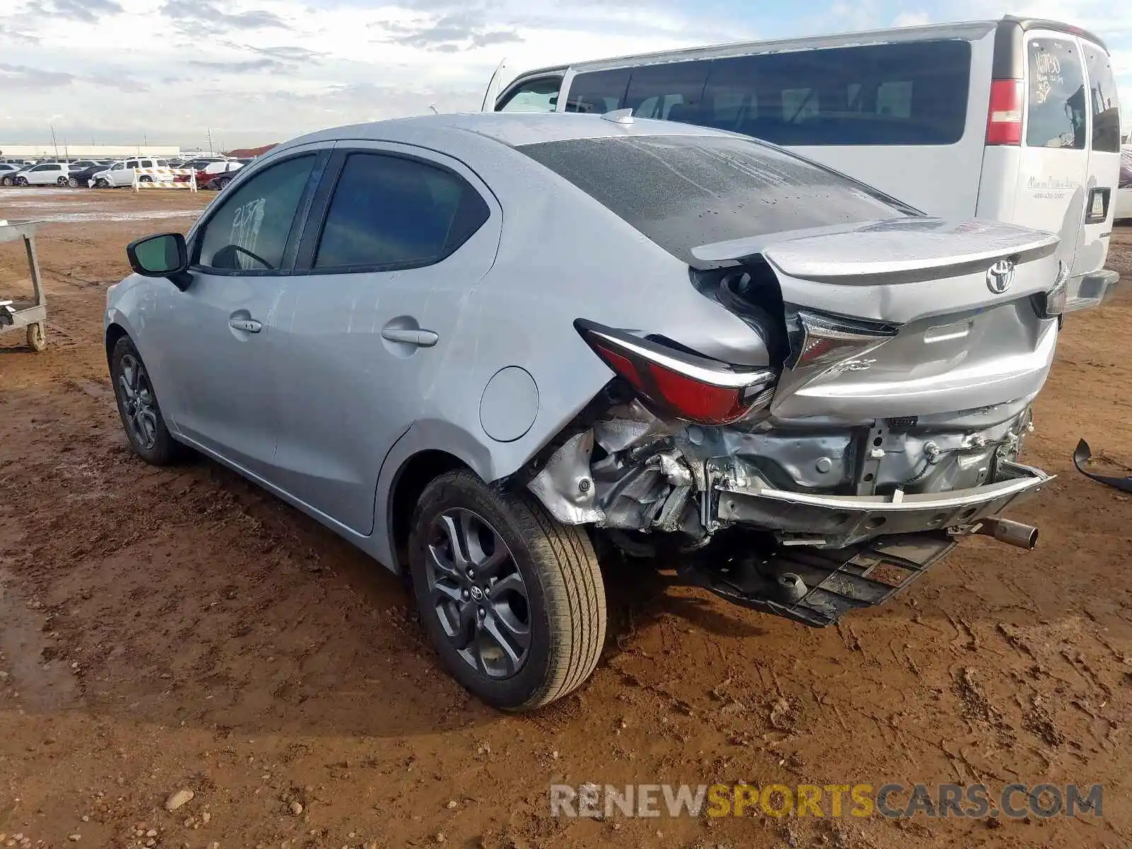 3 Photograph of a damaged car 3MYDLBYV9KY517053 TOYOTA YARIS 2019