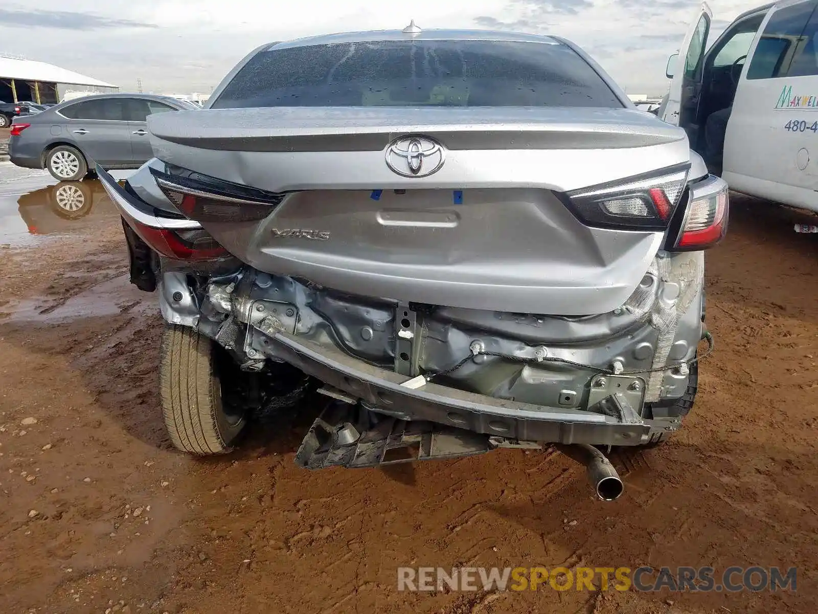 9 Photograph of a damaged car 3MYDLBYV9KY517053 TOYOTA YARIS 2019