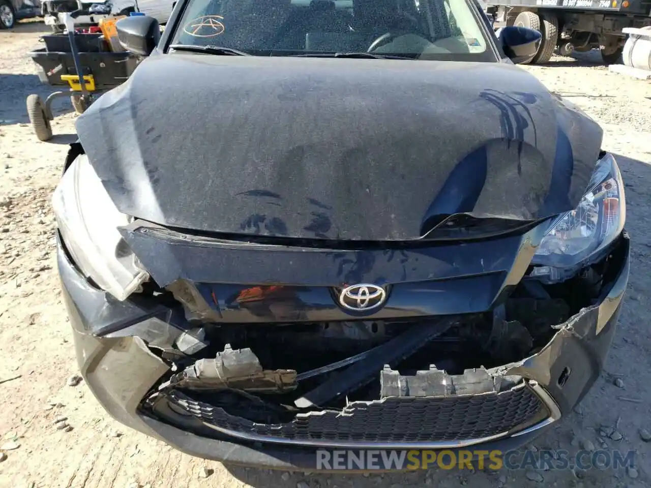 9 Photograph of a damaged car 3MYDLBYV9KY518199 TOYOTA YARIS 2019