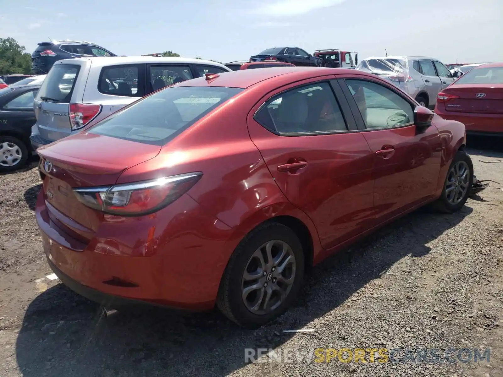 4 Фотография поврежденного автомобиля 3MYDLBYV9KY518557 TOYOTA YARIS 2019