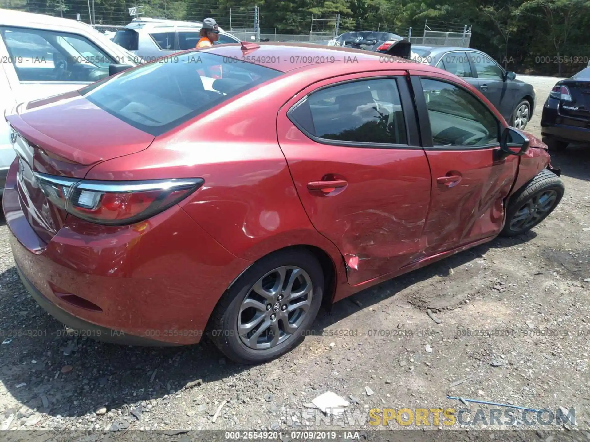 4 Фотография поврежденного автомобиля 3MYDLBYV9KY518591 TOYOTA YARIS 2019