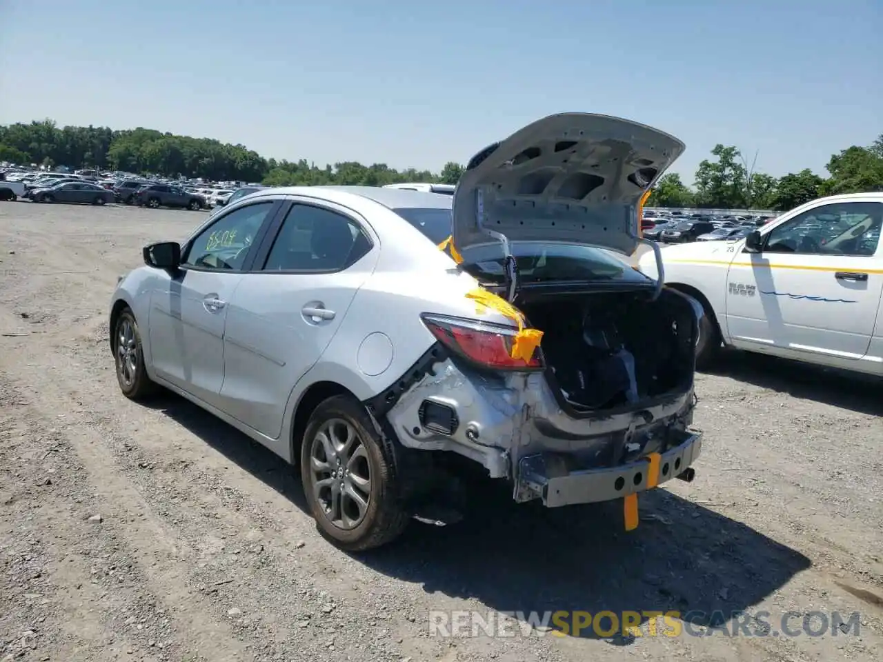 3 Photograph of a damaged car 3MYDLBYV9KY520938 TOYOTA YARIS 2019