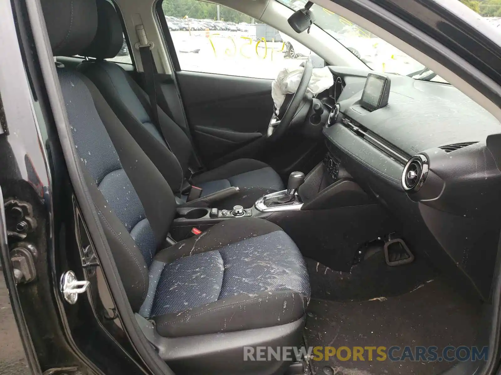 5 Photograph of a damaged car 3MYDLBYV9KY521555 TOYOTA YARIS 2019