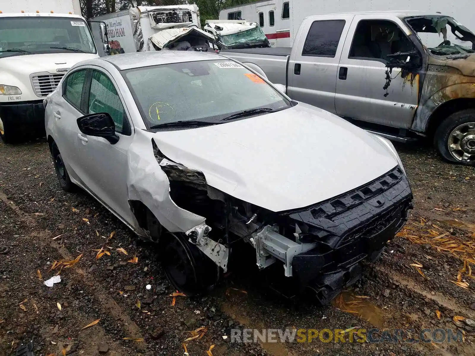 1 Photograph of a damaged car 3MYDLBYV9KY522124 TOYOTA YARIS 2019