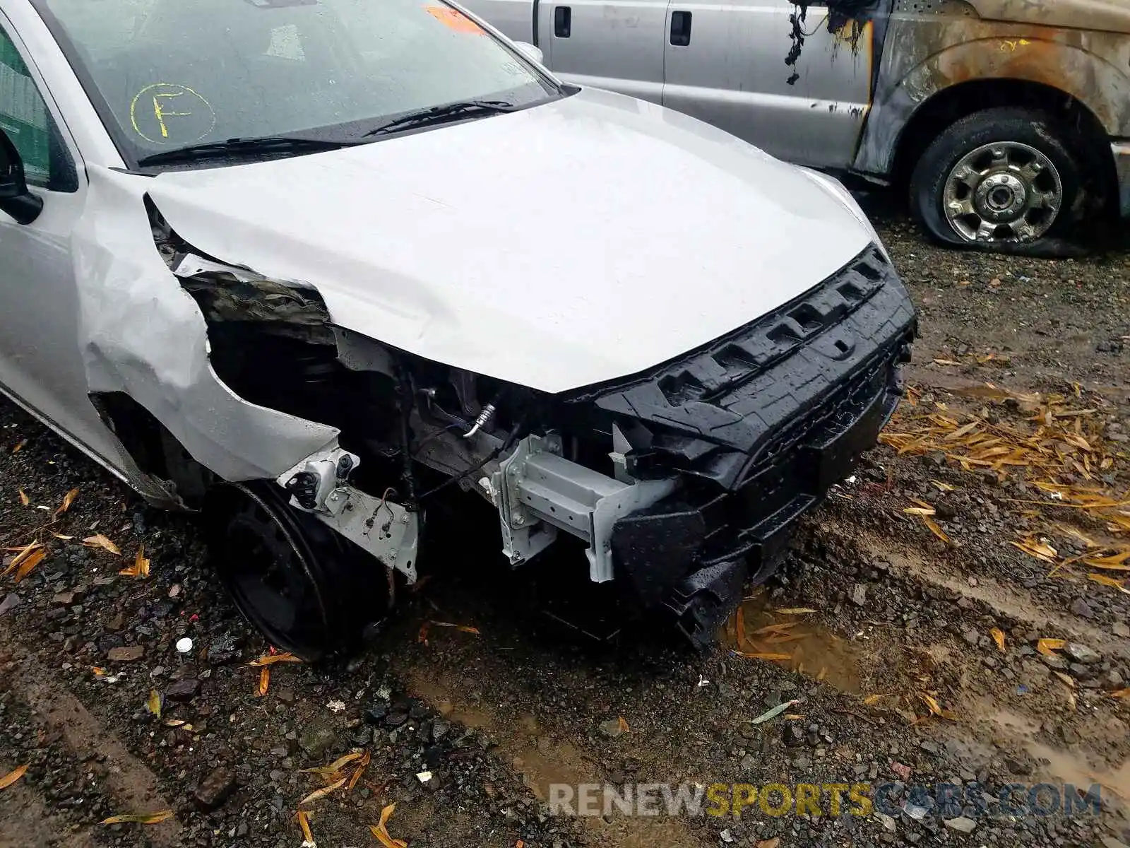 9 Photograph of a damaged car 3MYDLBYV9KY522124 TOYOTA YARIS 2019