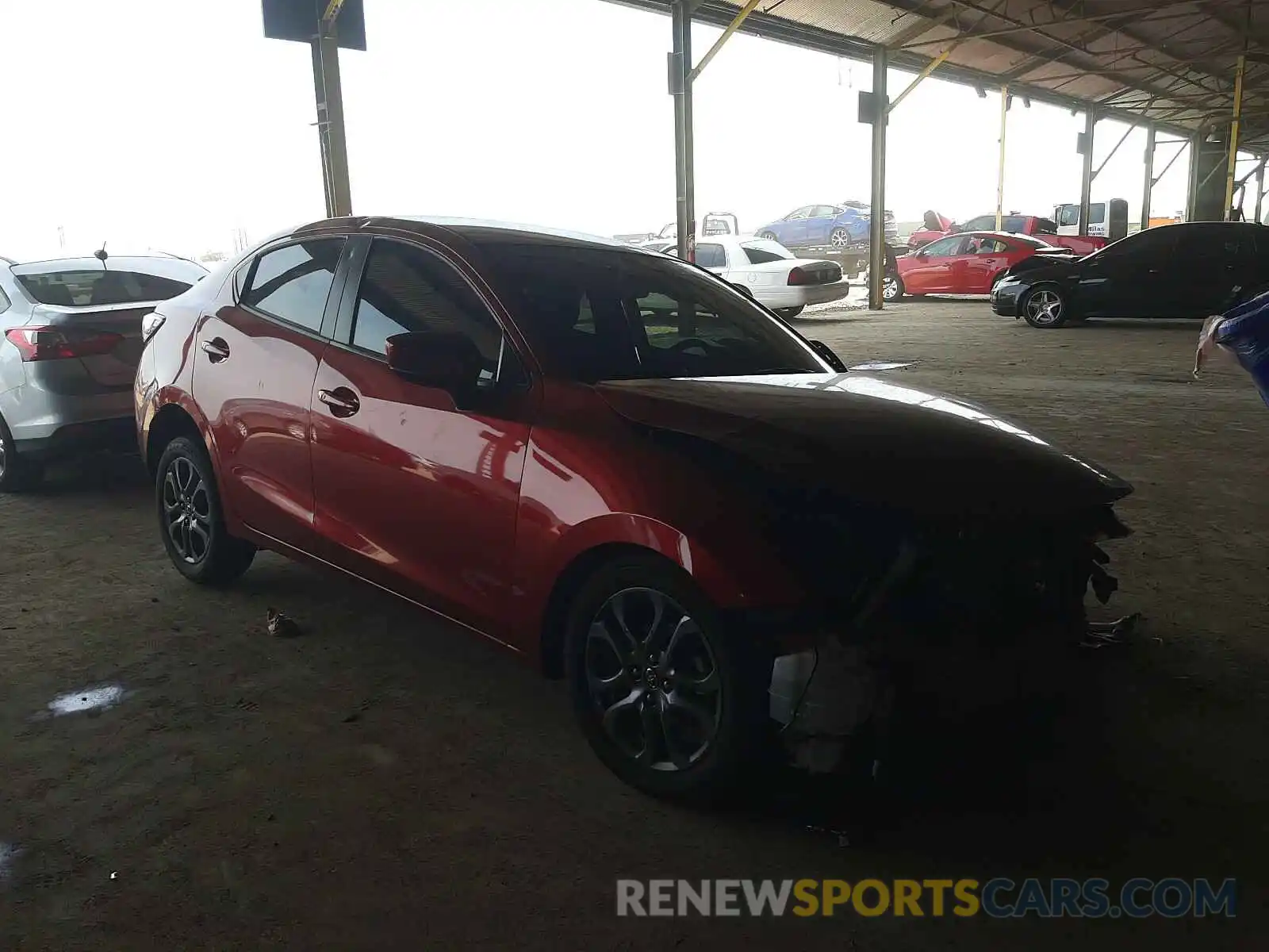 1 Photograph of a damaged car 3MYDLBYV9KY522933 TOYOTA YARIS 2019