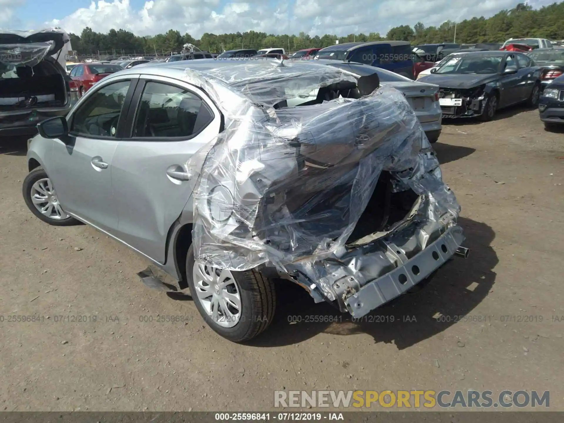 3 Photograph of a damaged car 3MYDLBYV9KY523242 TOYOTA YARIS 2019