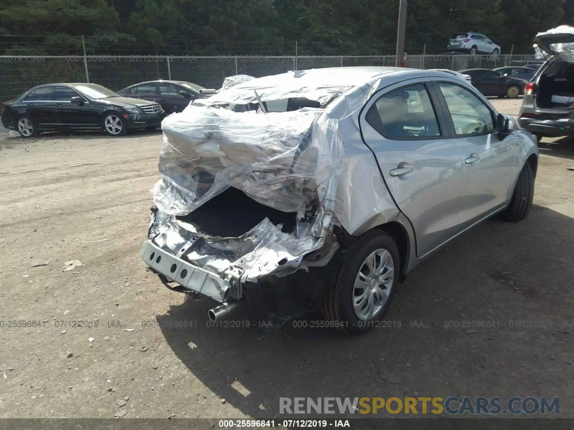 4 Photograph of a damaged car 3MYDLBYV9KY523242 TOYOTA YARIS 2019