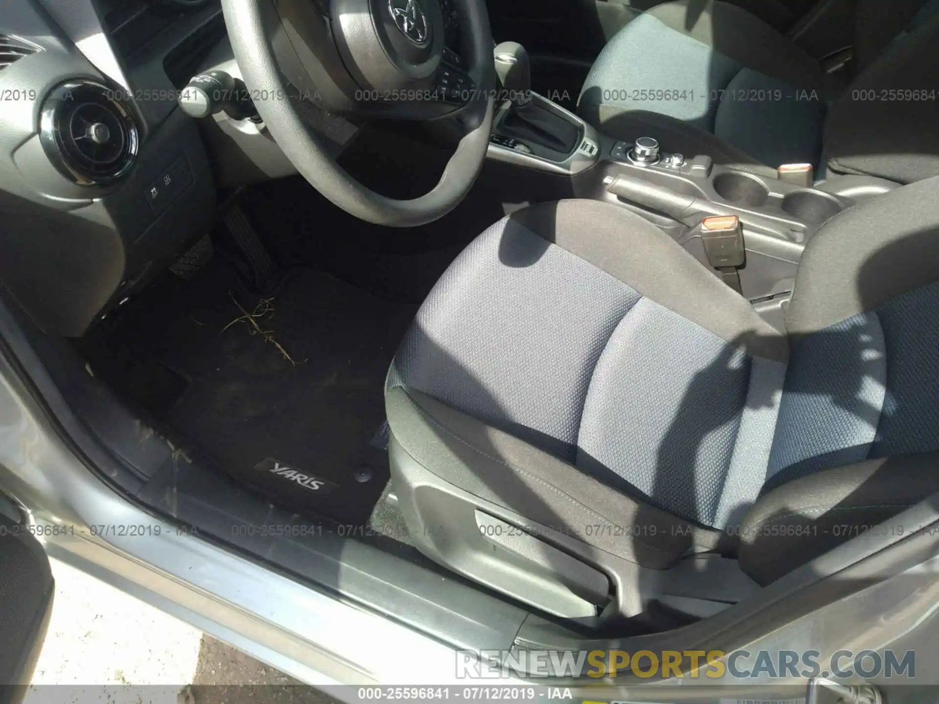 5 Photograph of a damaged car 3MYDLBYV9KY523242 TOYOTA YARIS 2019