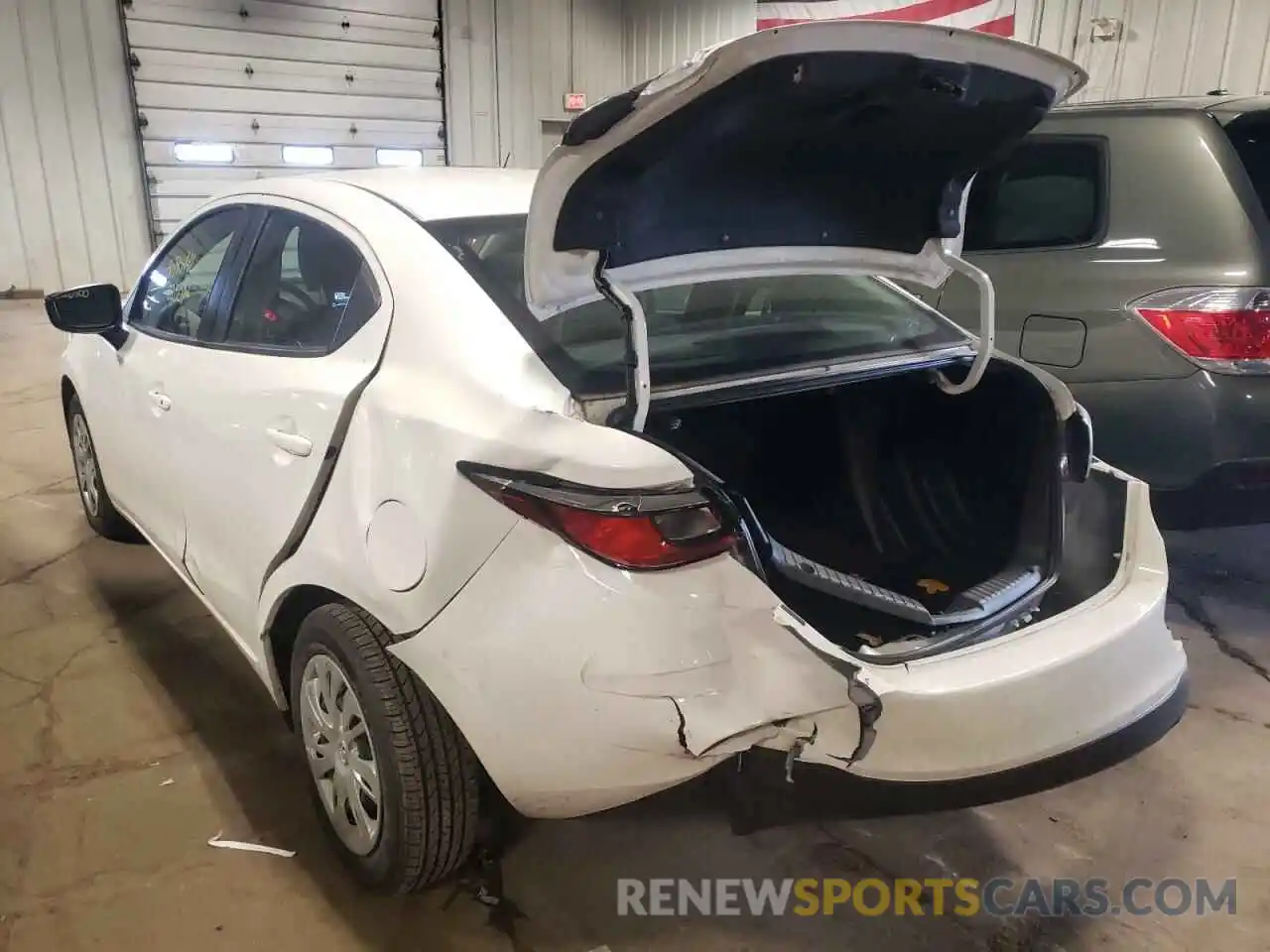 3 Photograph of a damaged car 3MYDLBYV9KY524861 TOYOTA YARIS 2019