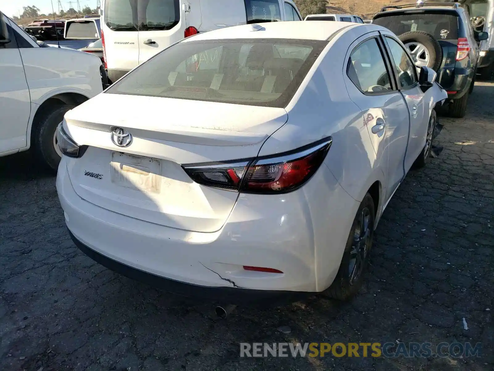 4 Photograph of a damaged car 3MYDLBYV9KY525007 TOYOTA YARIS 2019