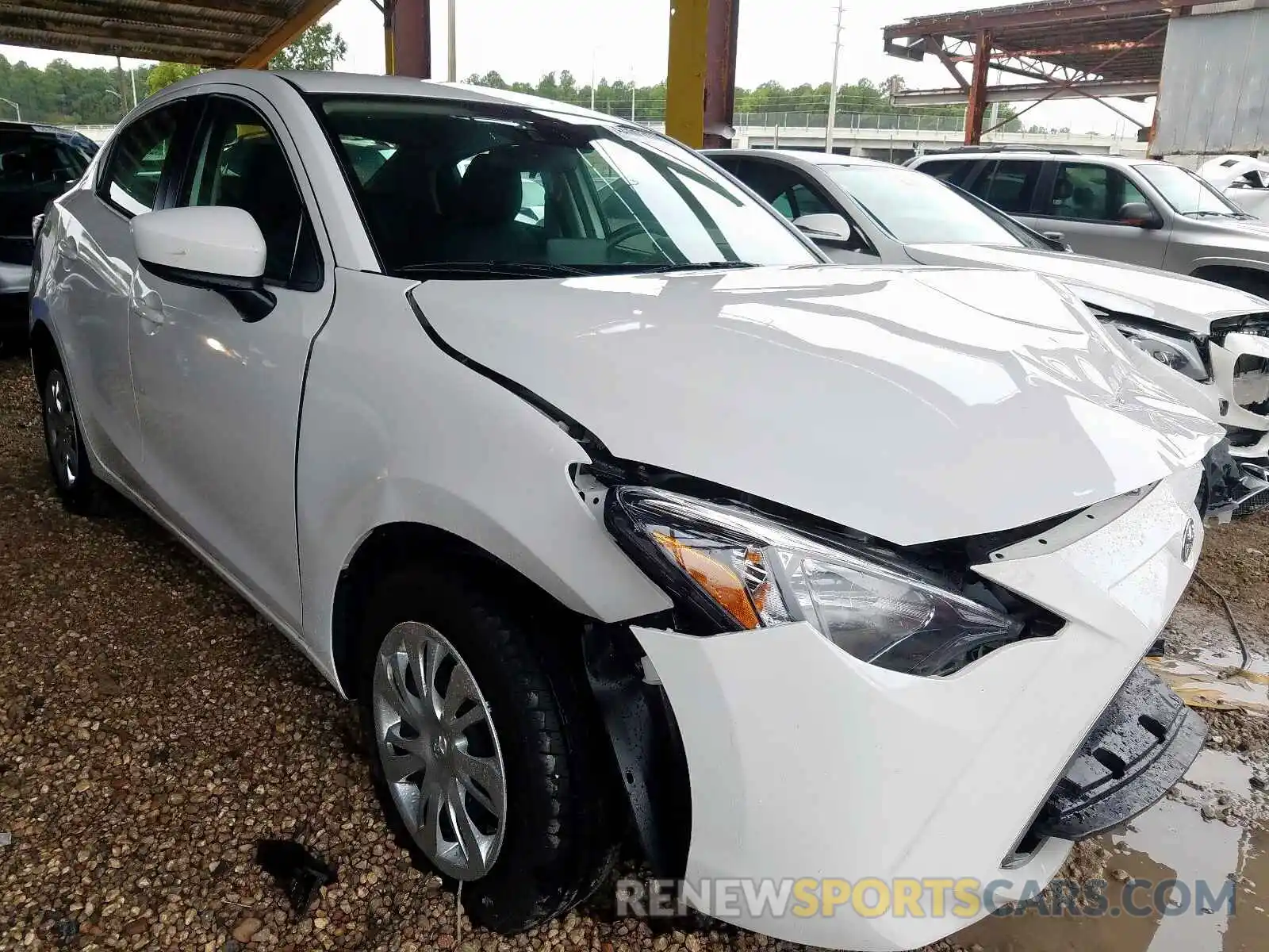 1 Photograph of a damaged car 3MYDLBYV9KY525458 TOYOTA YARIS 2019