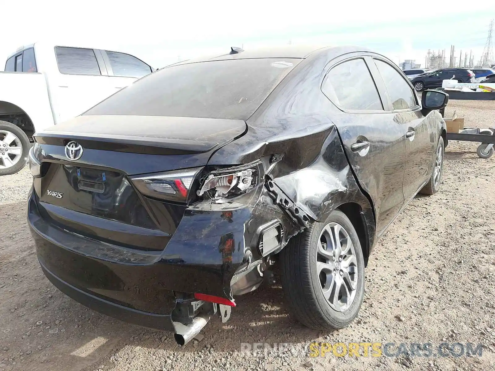 4 Photograph of a damaged car 3MYDLBYV9KY525590 TOYOTA YARIS 2019