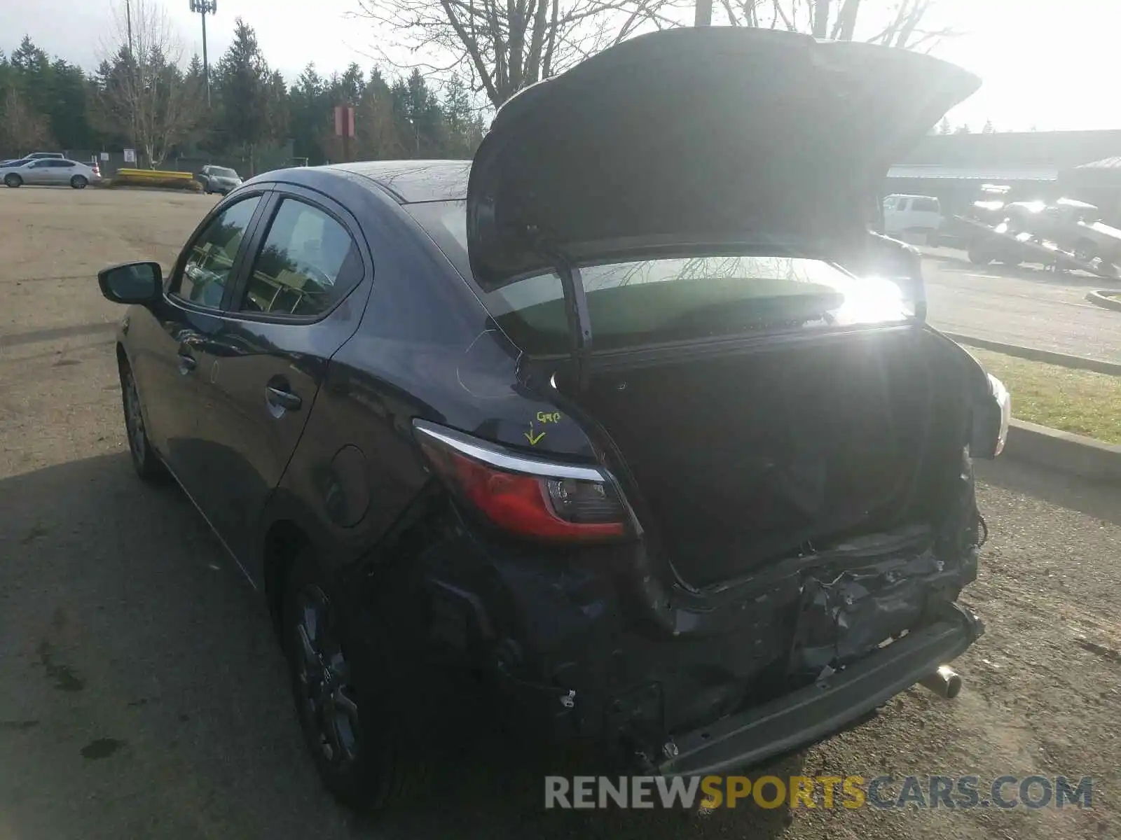 3 Photograph of a damaged car 3MYDLBYV9KY525637 TOYOTA YARIS 2019