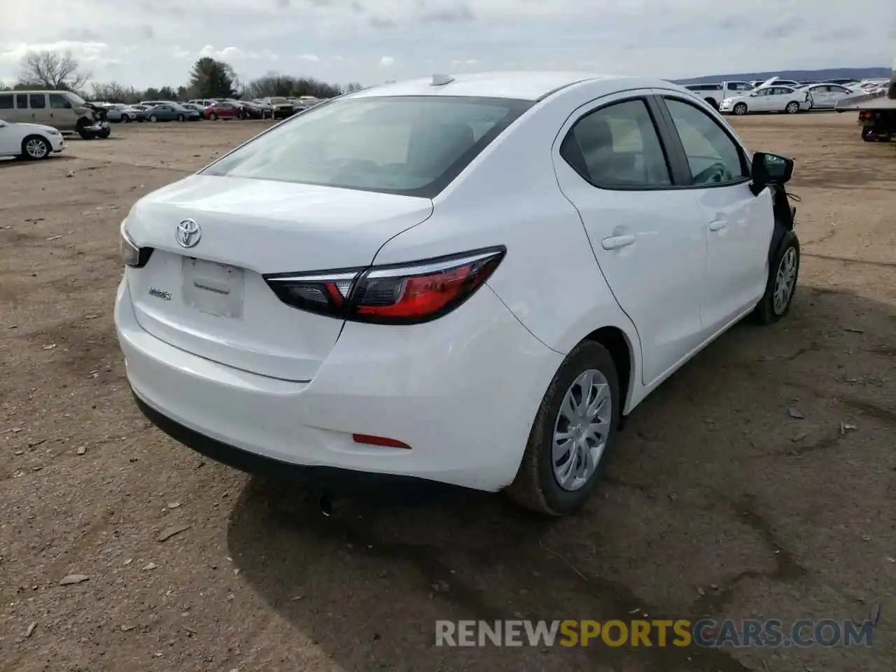 4 Фотография поврежденного автомобиля 3MYDLBYV9KY525850 TOYOTA YARIS 2019