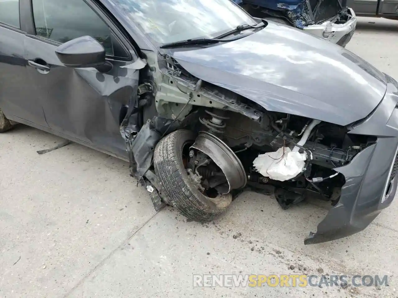 9 Photograph of a damaged car 3MYDLBYVXKY501606 TOYOTA YARIS 2019