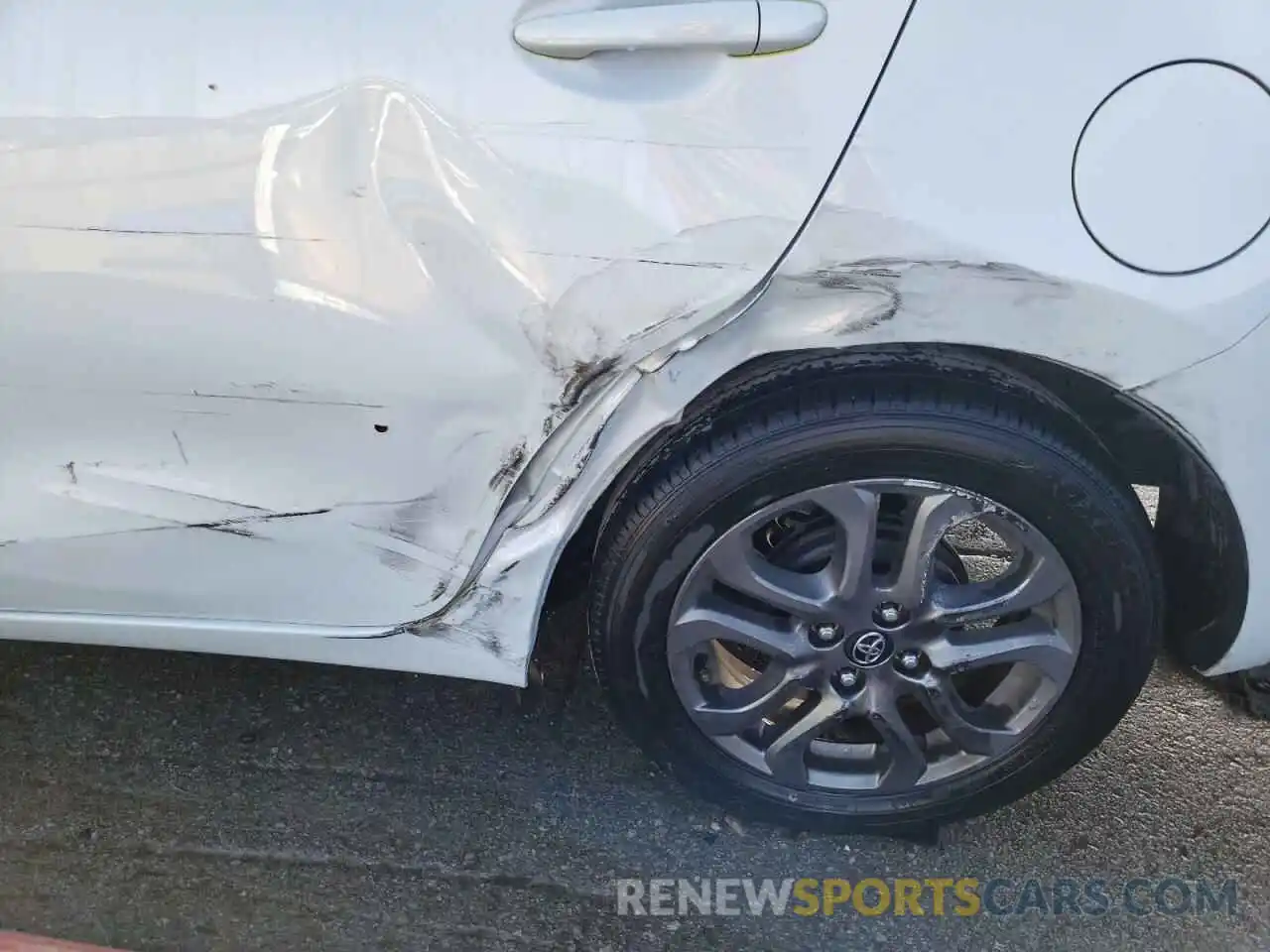 9 Photograph of a damaged car 3MYDLBYVXKY506417 TOYOTA YARIS 2019