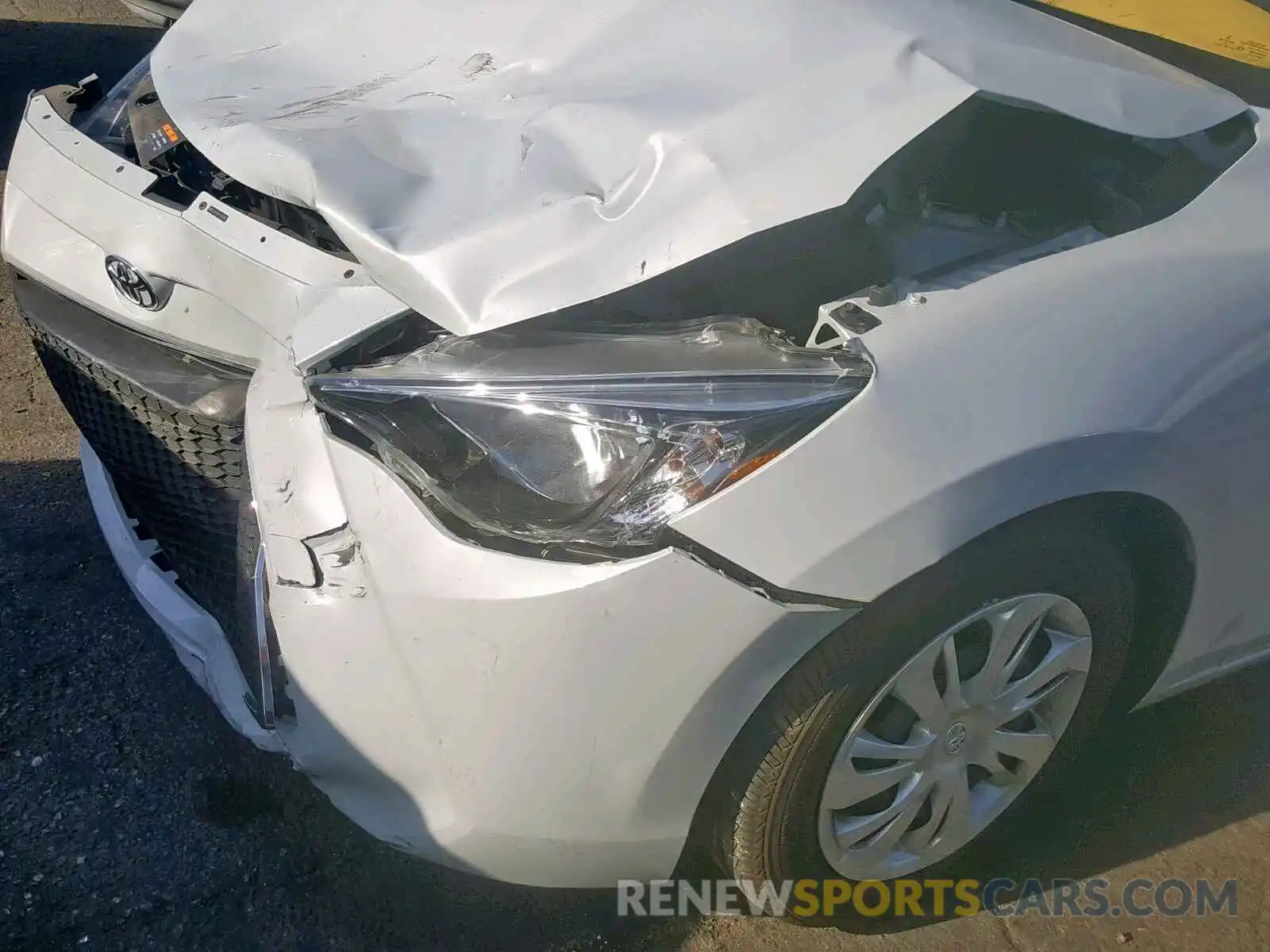 9 Photograph of a damaged car 3MYDLBYVXKY508913 TOYOTA YARIS 2019