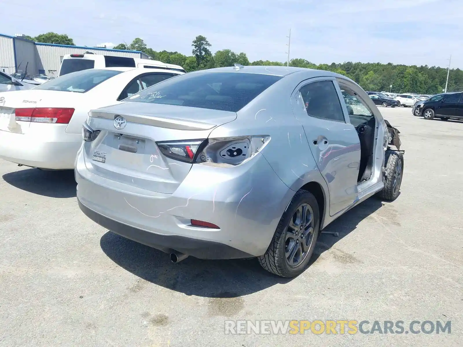 4 Photograph of a damaged car 3MYDLBYVXKY512296 TOYOTA YARIS 2019