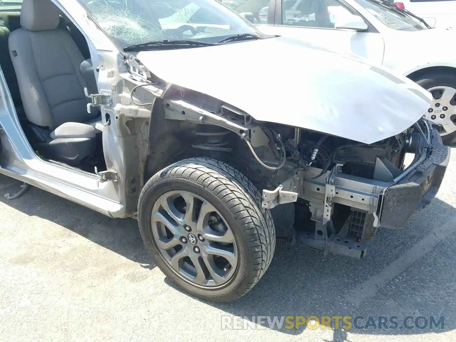 9 Photograph of a damaged car 3MYDLBYVXKY512296 TOYOTA YARIS 2019