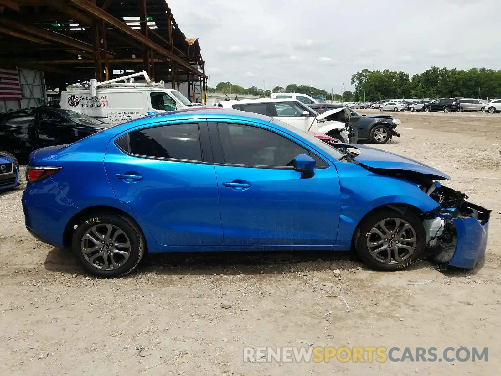 9 Photograph of a damaged car 3MYDLBYVXKY512363 TOYOTA YARIS 2019