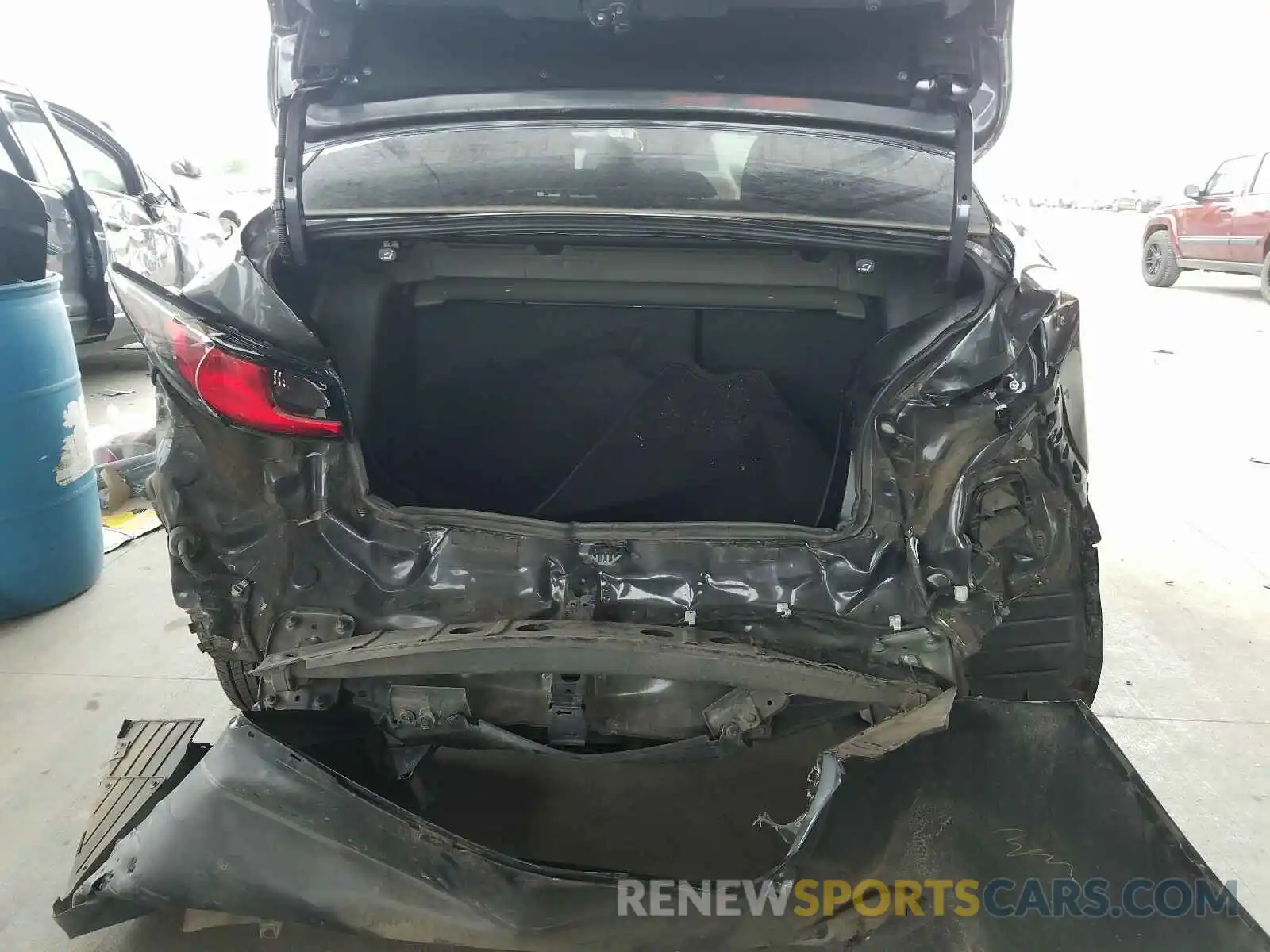 9 Photograph of a damaged car 3MYDLBYVXKY512895 TOYOTA YARIS 2019