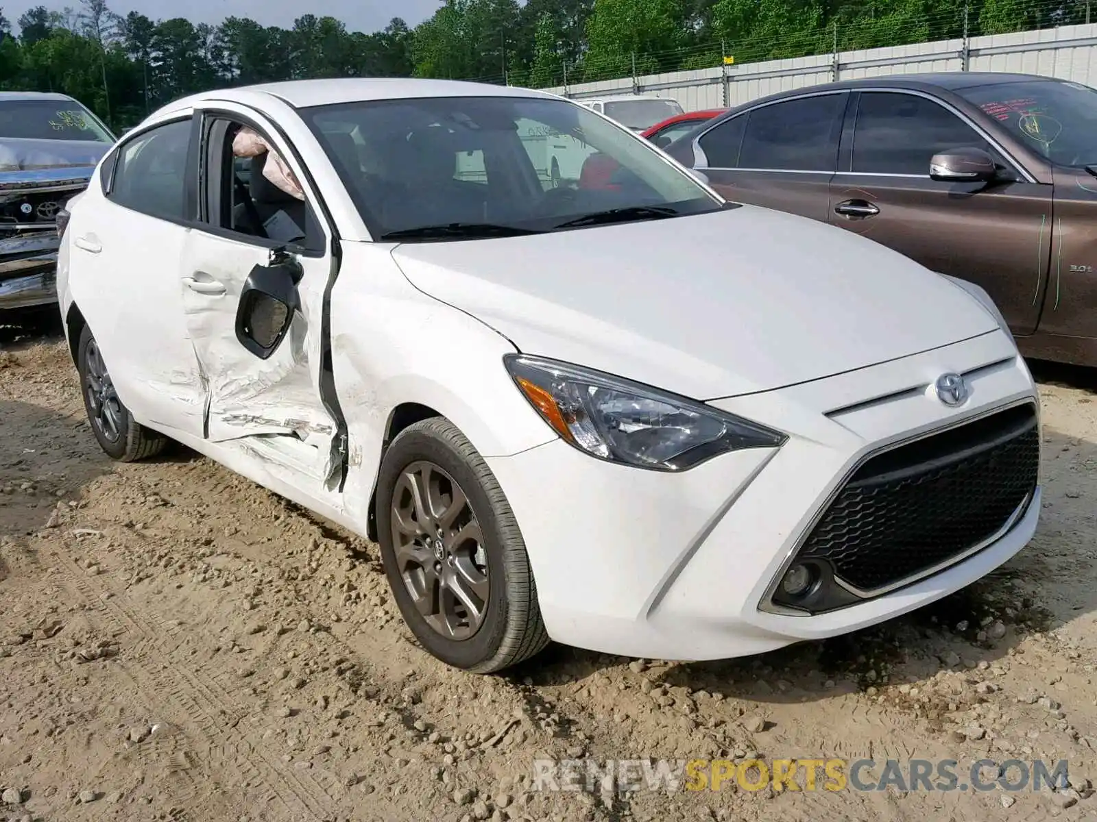 1 Photograph of a damaged car 3MYDLBYVXKY513304 TOYOTA YARIS 2019