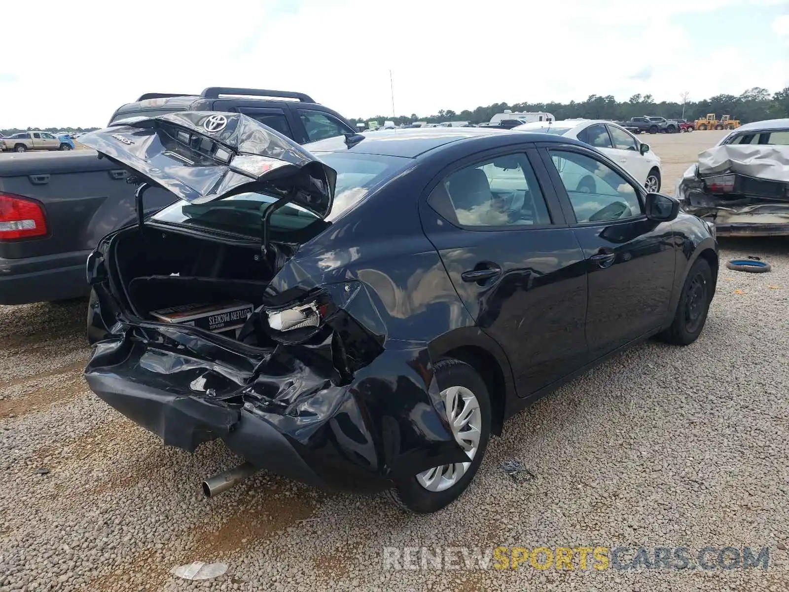 4 Photograph of a damaged car 3MYDLBYVXKY513903 TOYOTA YARIS 2019