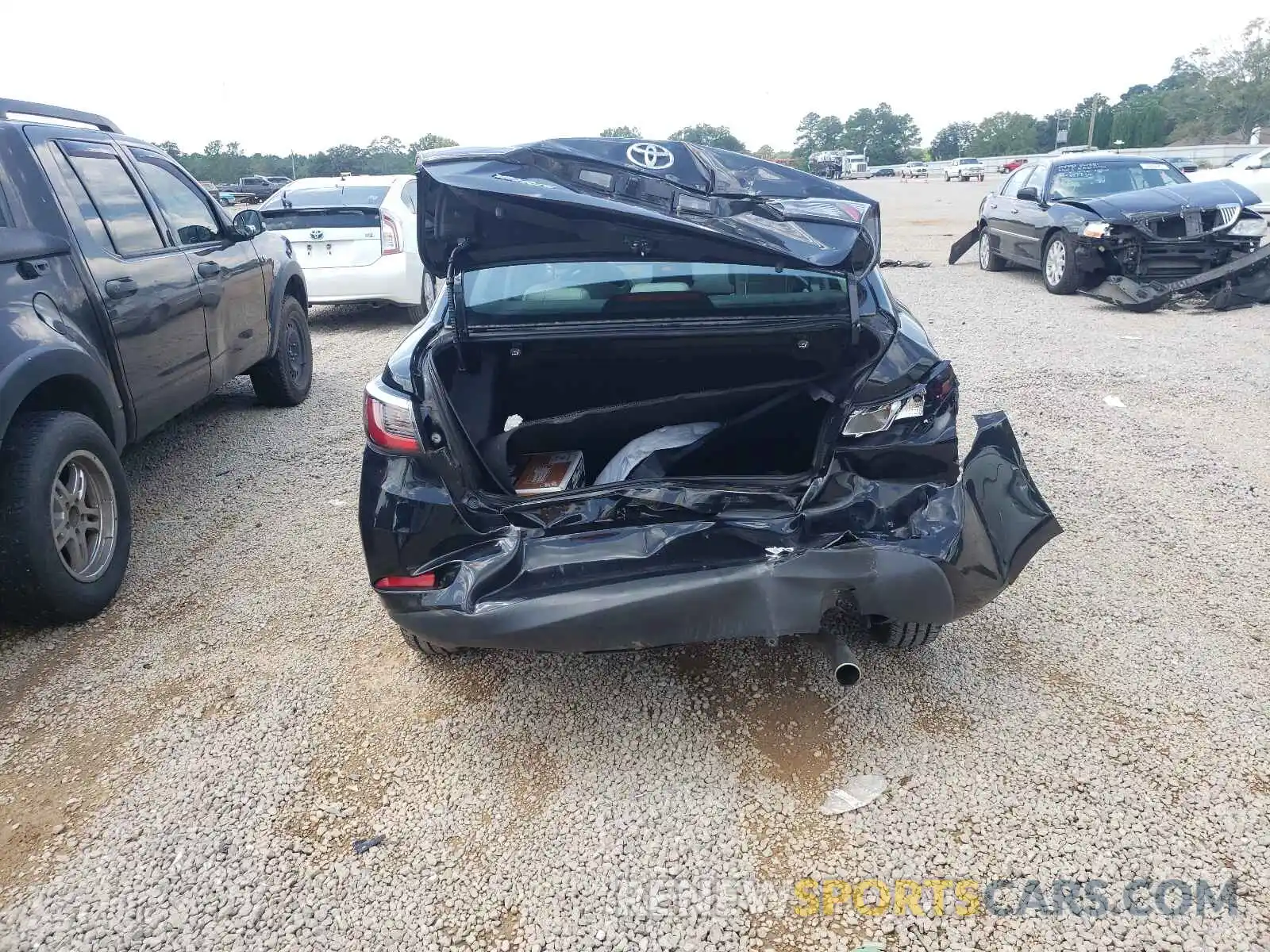 9 Photograph of a damaged car 3MYDLBYVXKY513903 TOYOTA YARIS 2019