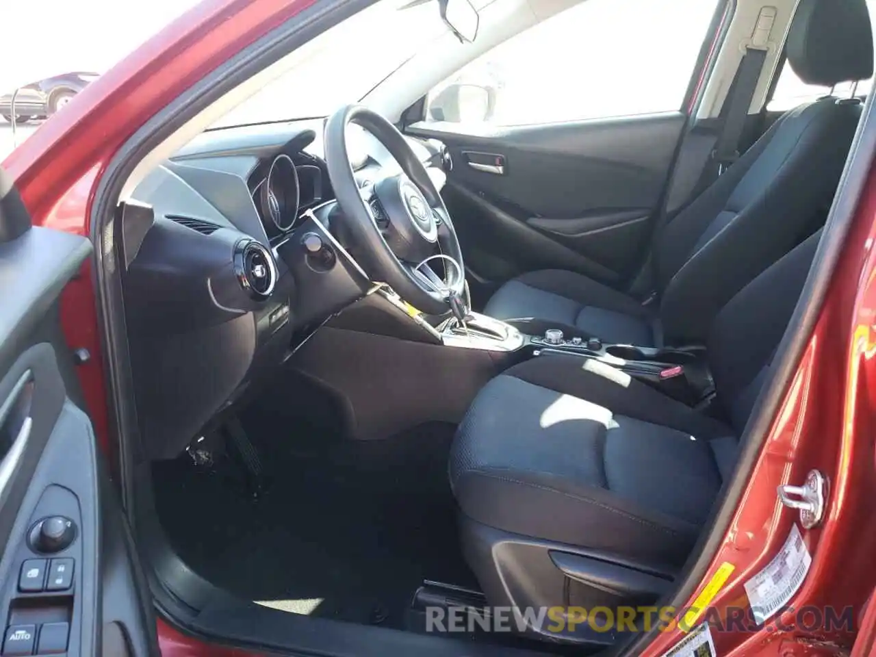 9 Photograph of a damaged car 3MYDLBYVXKY515120 TOYOTA YARIS 2019