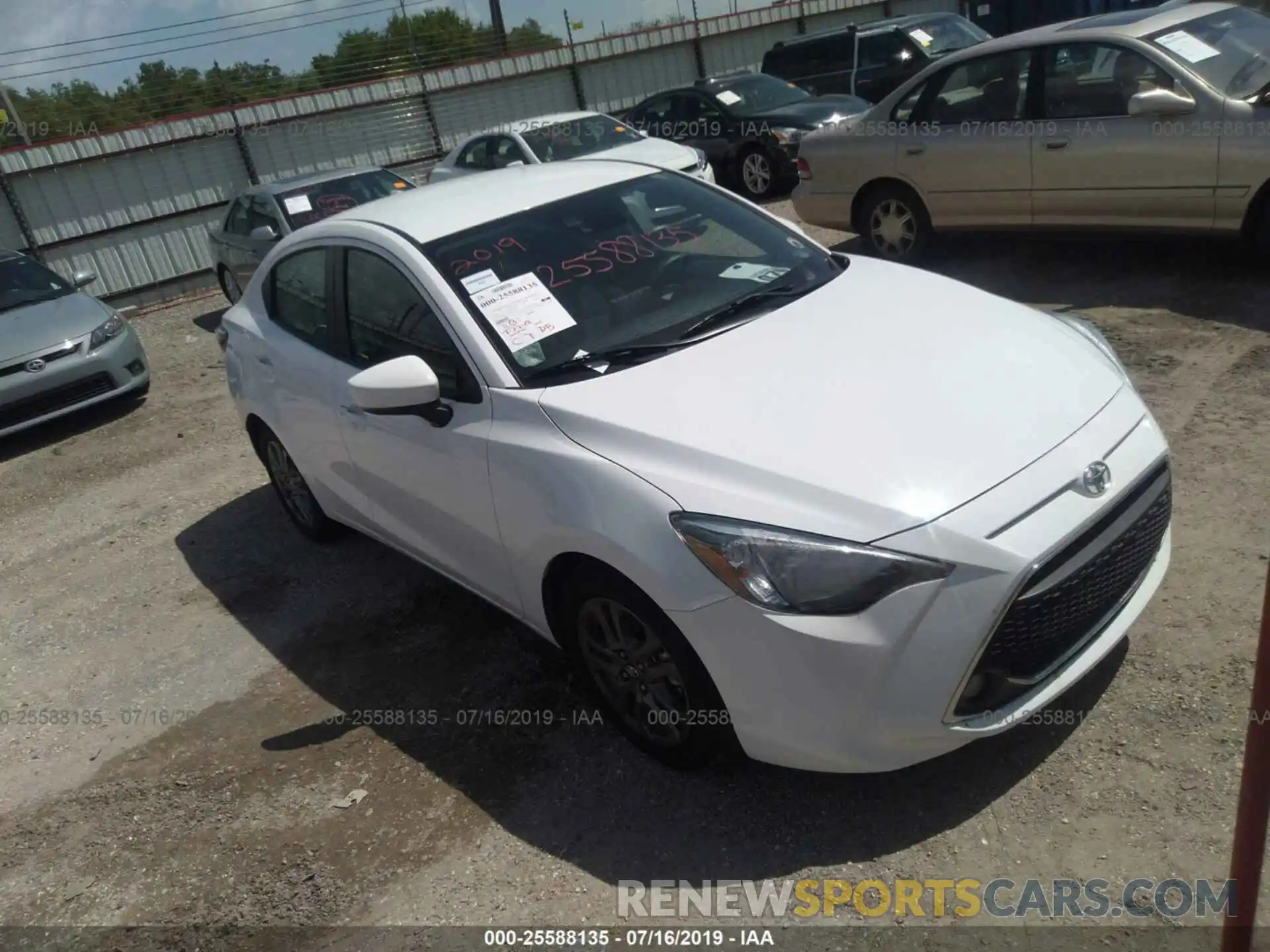 1 Фотография поврежденного автомобиля 3MYDLBYVXKY517076 TOYOTA YARIS 2019