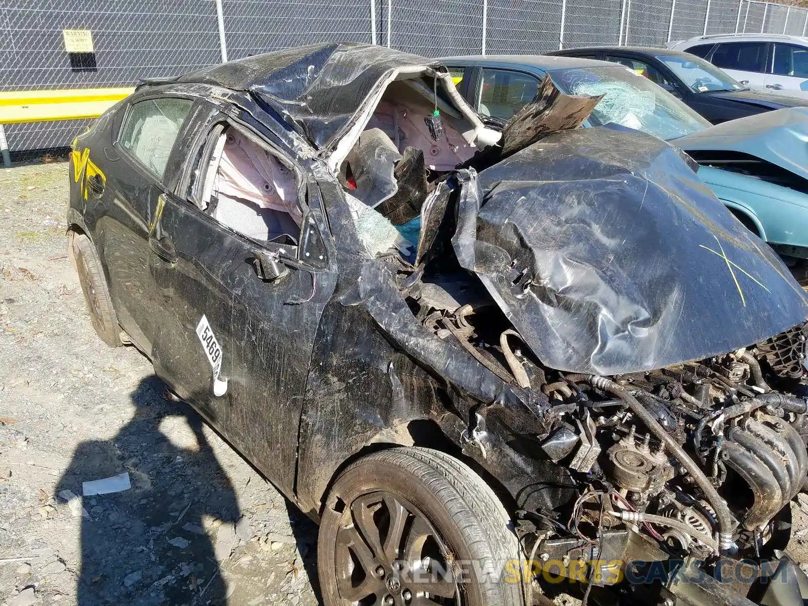 9 Photograph of a damaged car 3MYDLBYVXKY517451 TOYOTA YARIS 2019