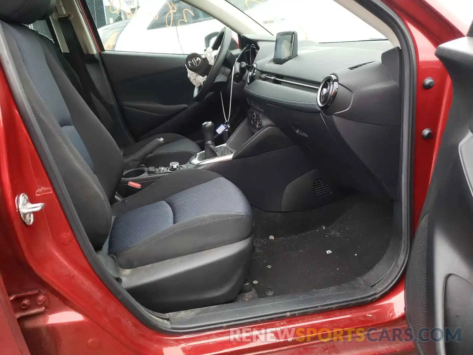 5 Photograph of a damaged car 3MYDLBYVXKY518387 TOYOTA YARIS 2019