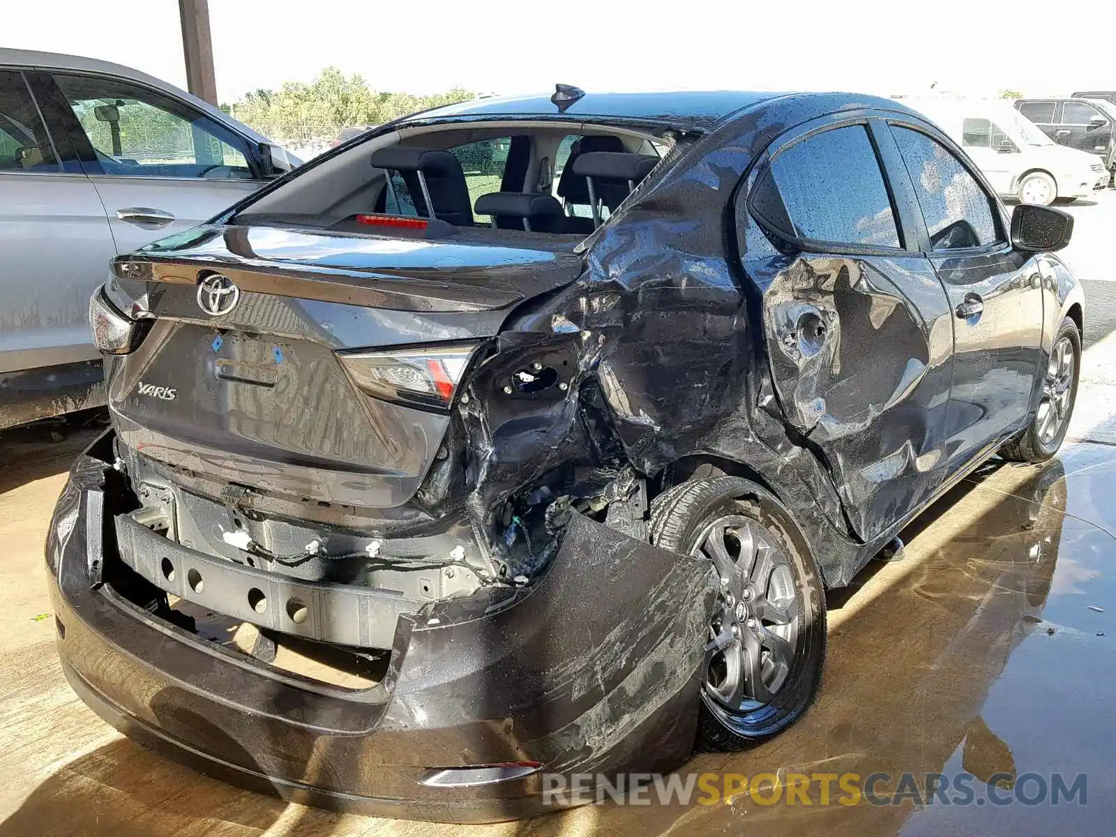 4 Photograph of a damaged car 3MYDLBYVXKY519426 TOYOTA YARIS 2019