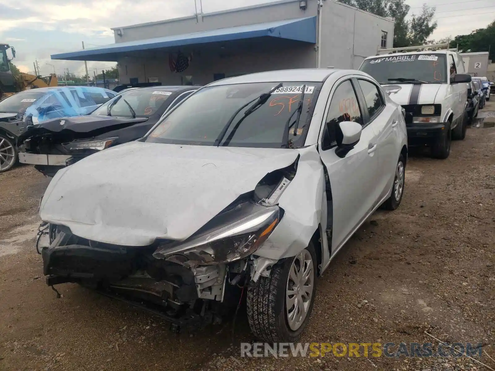 2 Photograph of a damaged car 3MYDLBYVXKY519829 TOYOTA YARIS 2019