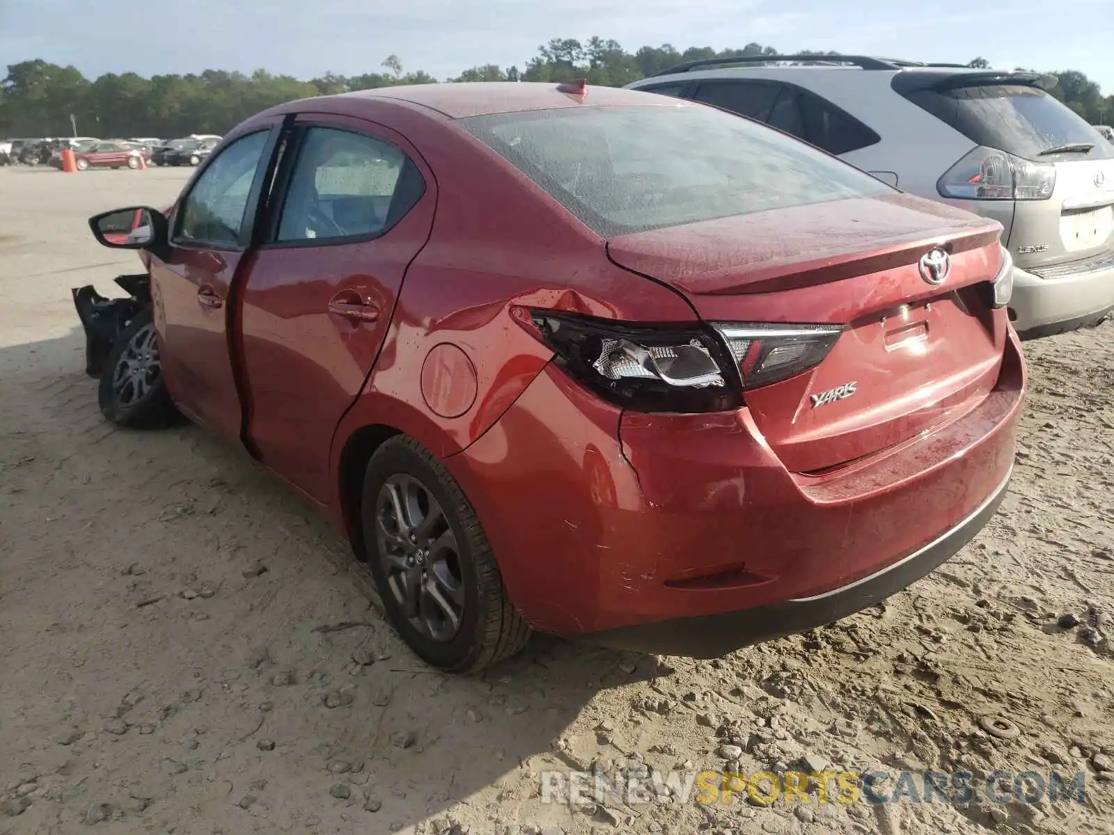 3 Фотография поврежденного автомобиля 3MYDLBYVXKY520642 TOYOTA YARIS 2019