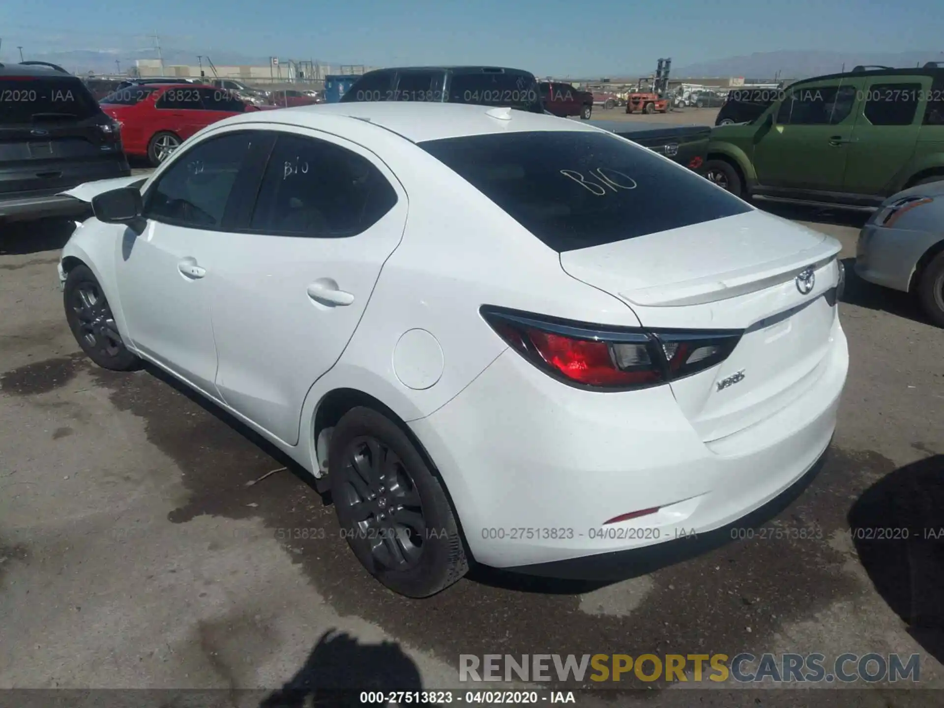 3 Фотография поврежденного автомобиля 3MYDLBYVXKY522374 TOYOTA YARIS 2019