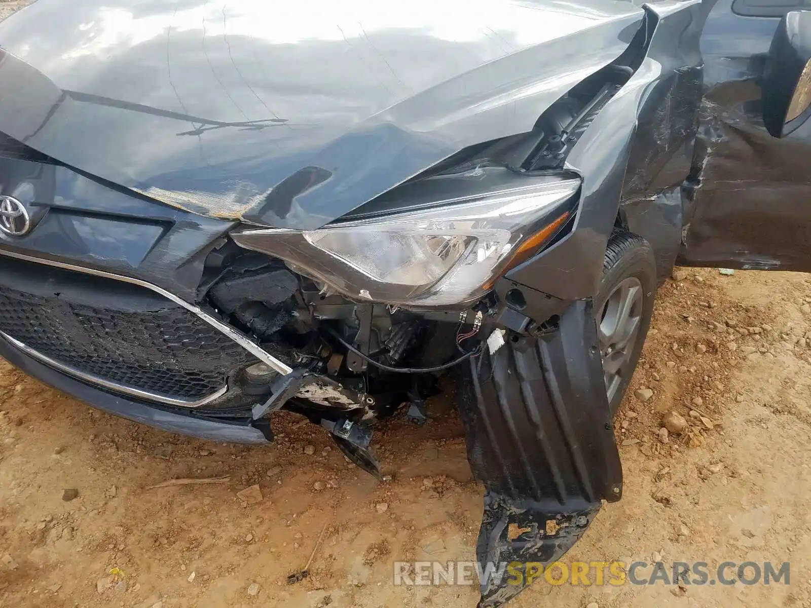 9 Photograph of a damaged car 3MYDLBYVXKY522780 TOYOTA YARIS 2019