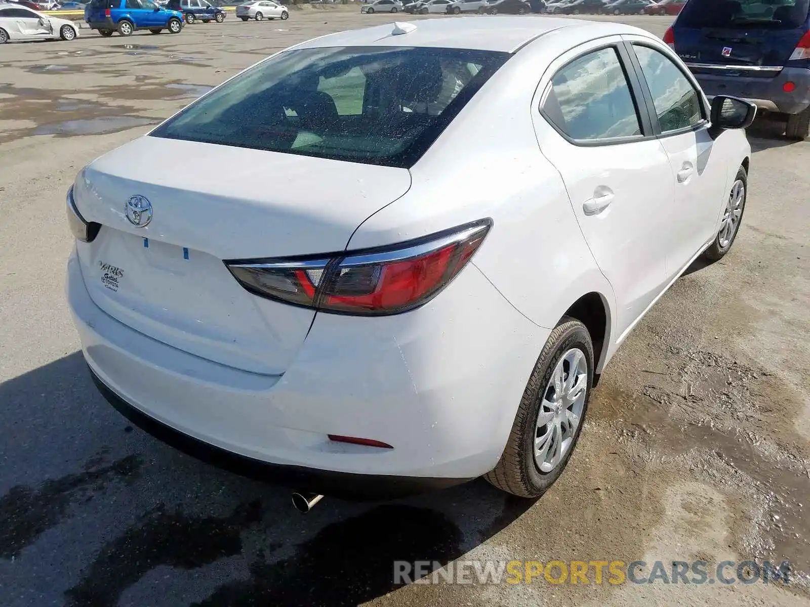 4 Photograph of a damaged car 3MYDLBYVXKY526313 TOYOTA YARIS 2019