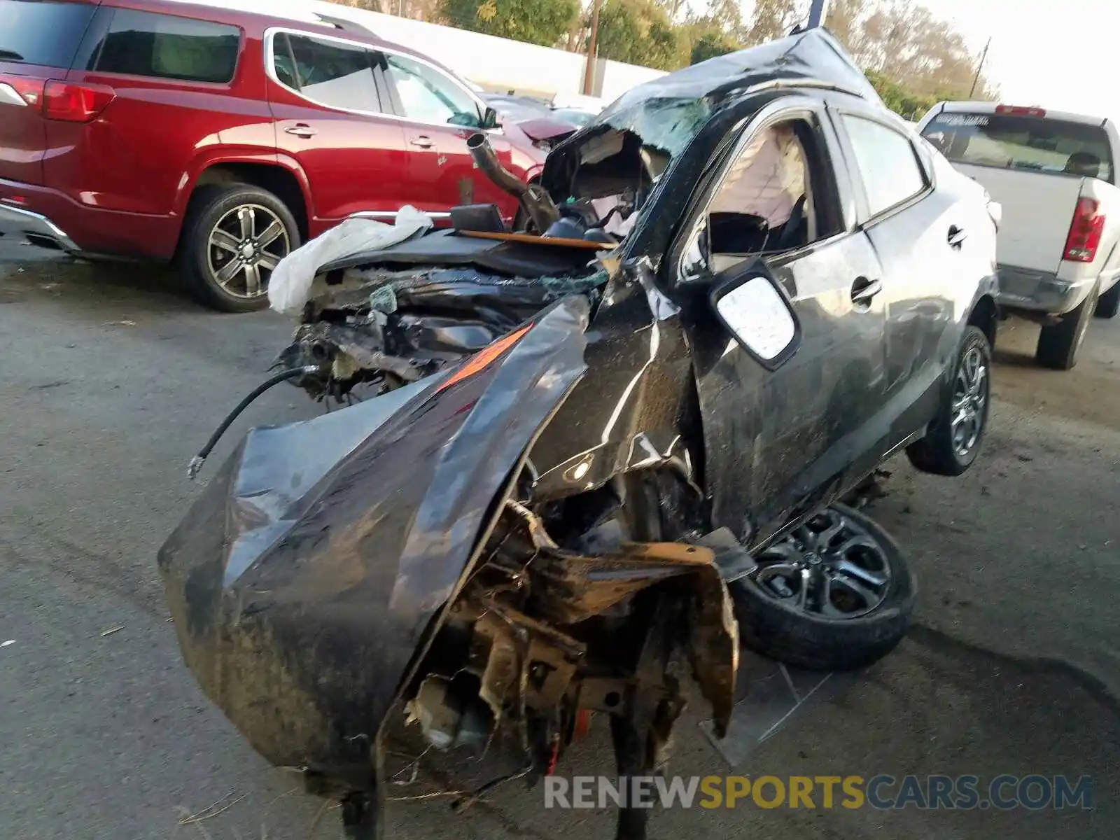 2 Photograph of a damaged car 3MYDLBYVXKY526411 TOYOTA YARIS 2019