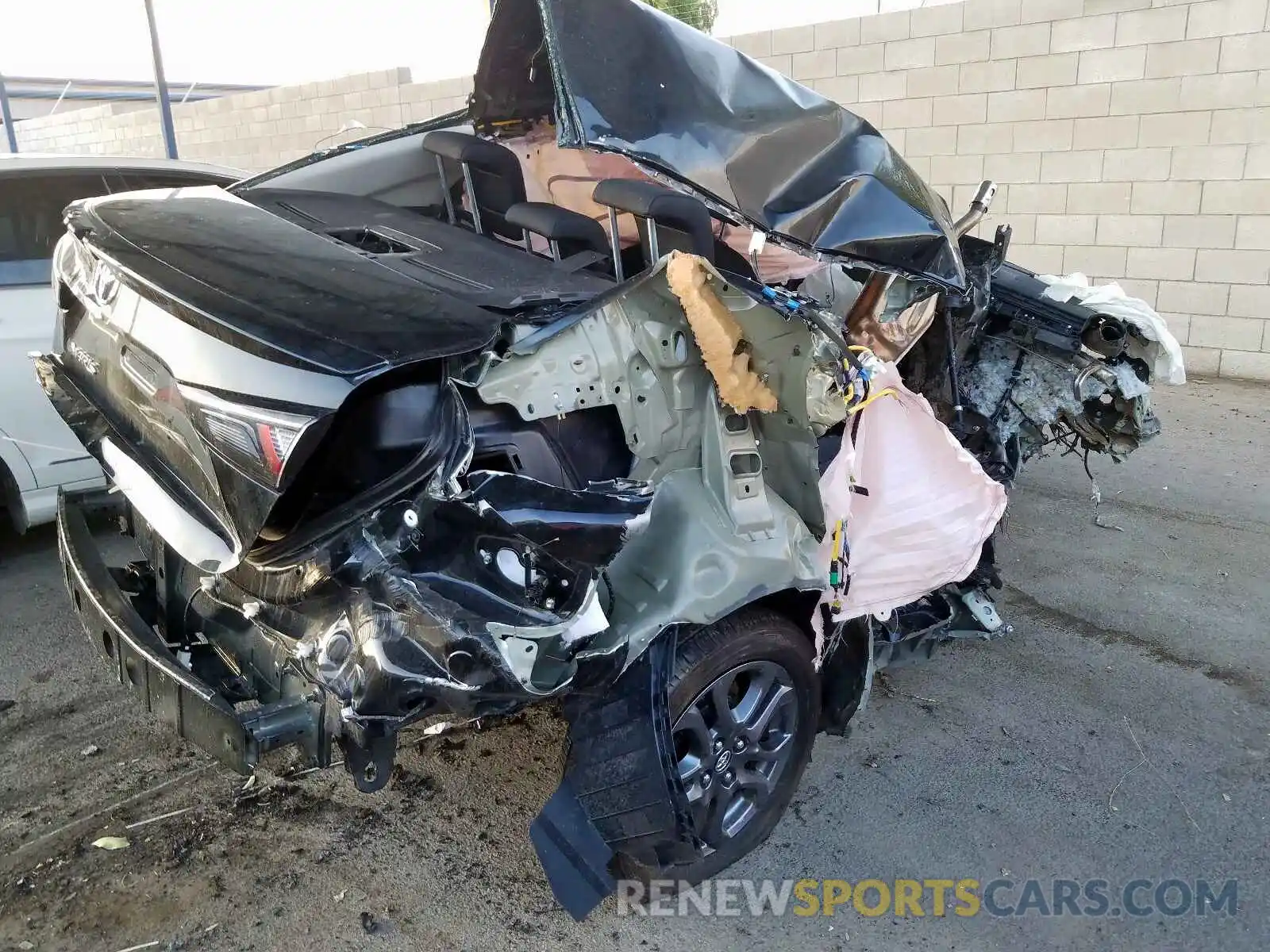 4 Photograph of a damaged car 3MYDLBYVXKY526411 TOYOTA YARIS 2019