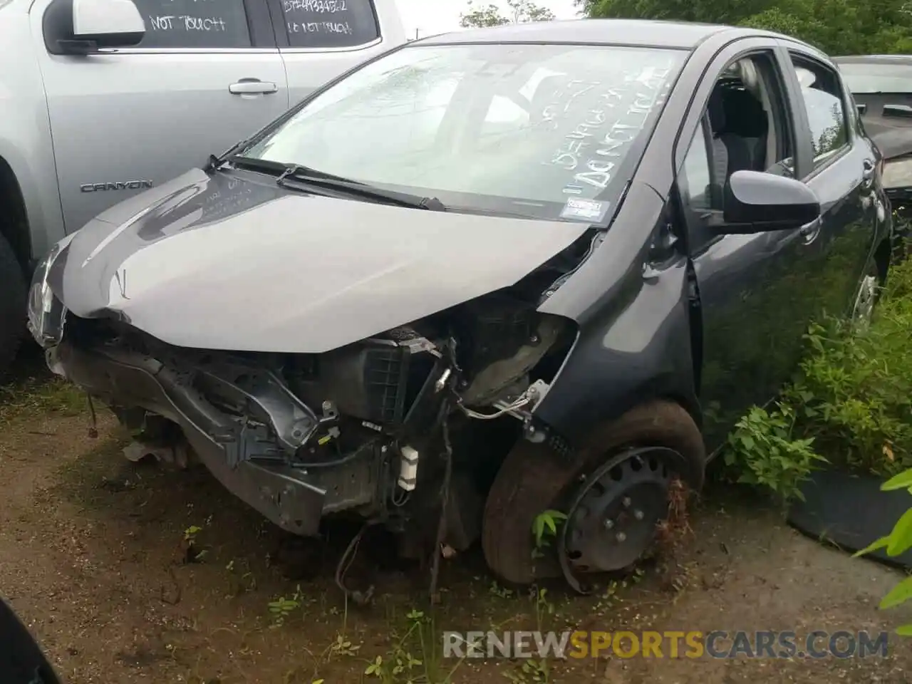 2 Photograph of a damaged car VNKKTUD32KA103405 TOYOTA YARIS 2019