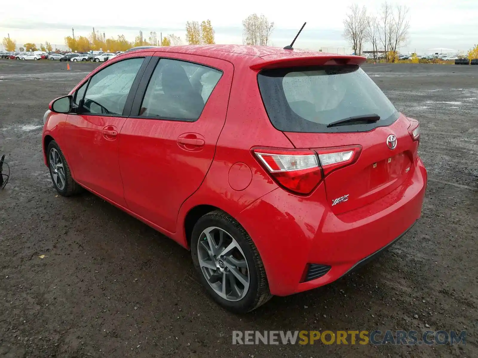 3 Фотография поврежденного автомобиля VNKKTUD34KA105219 TOYOTA YARIS 2019