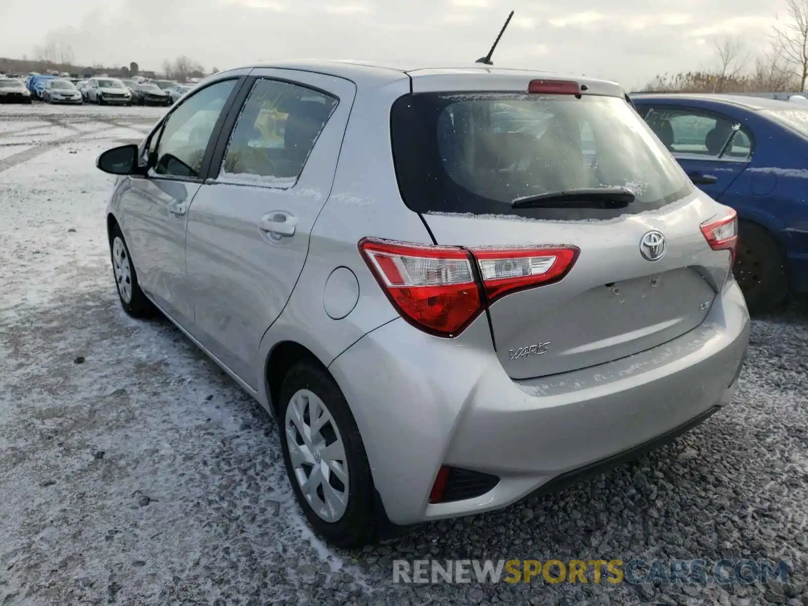 3 Фотография поврежденного автомобиля VNKKTUD37KA105618 TOYOTA YARIS 2019