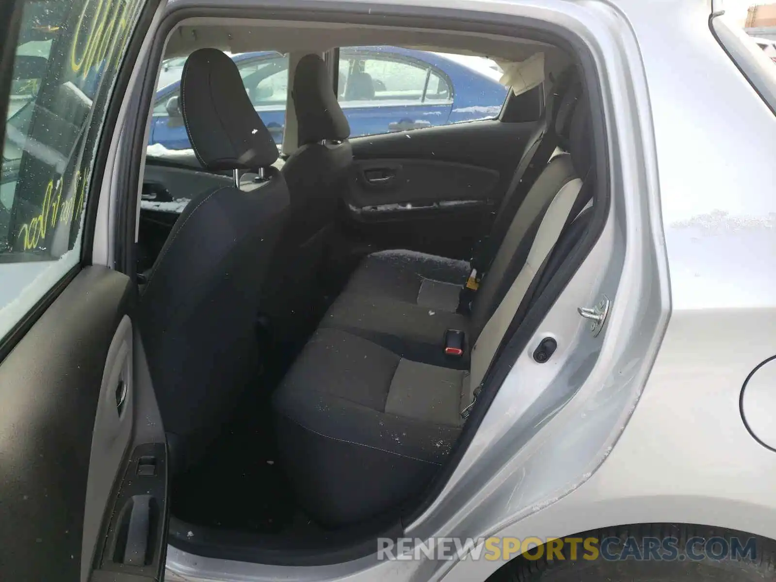 6 Photograph of a damaged car VNKKTUD37KA105618 TOYOTA YARIS 2019