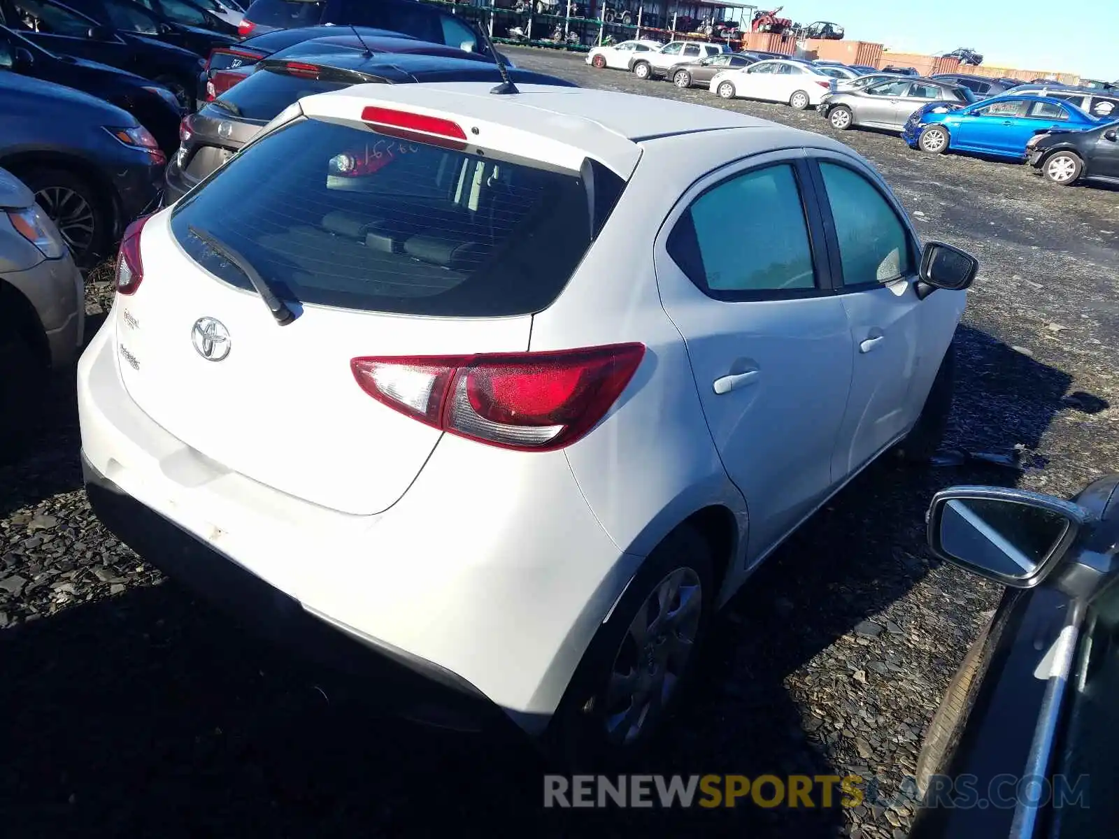 4 Photograph of a damaged car 3MYDLBJV0LY713555 TOYOTA YARIS 2020