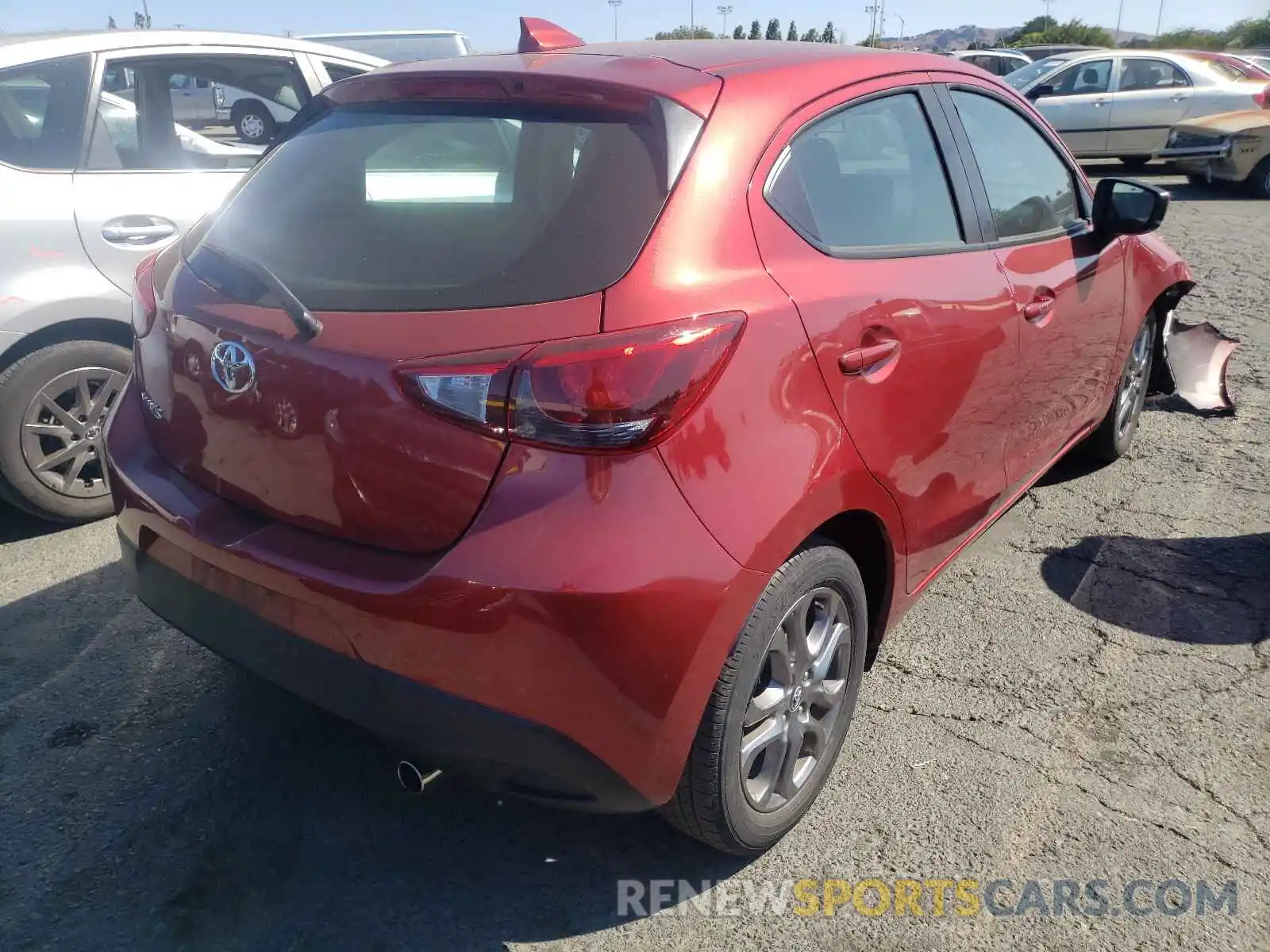 4 Photograph of a damaged car 3MYDLBJV1LY704038 TOYOTA YARIS 2020