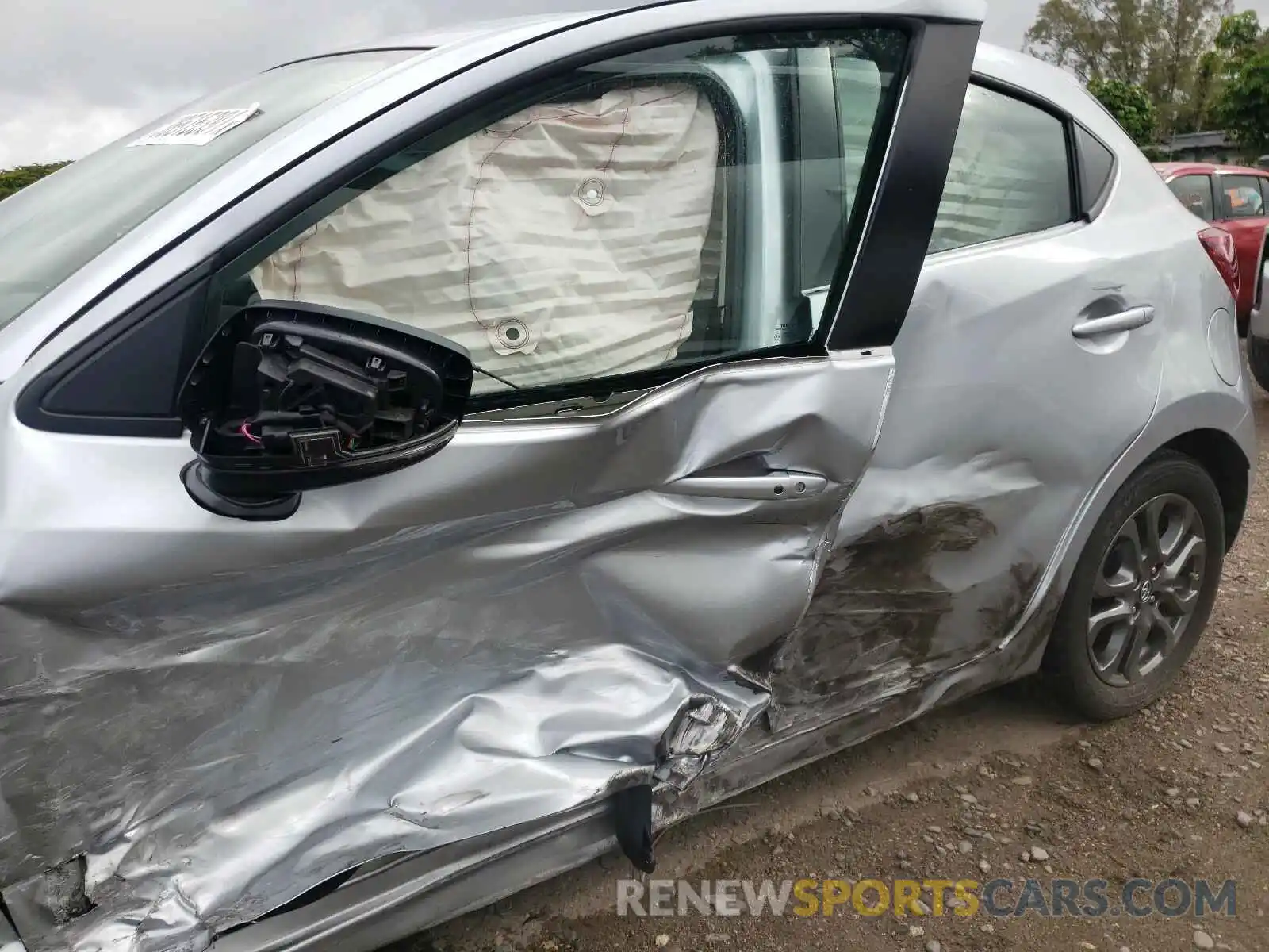 9 Photograph of a damaged car 3MYDLBJV1LY705321 TOYOTA YARIS 2020