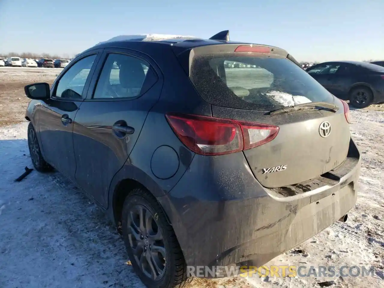 3 Фотография поврежденного автомобиля 3MYDLBJV1LY706243 TOYOTA YARIS 2020